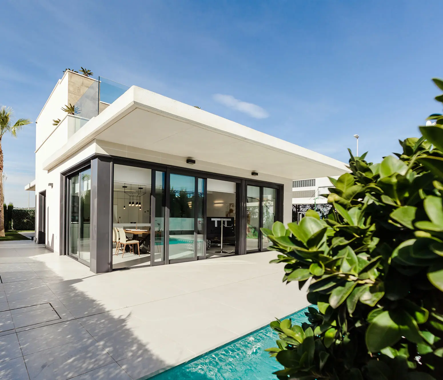 Casa moderna con piscina